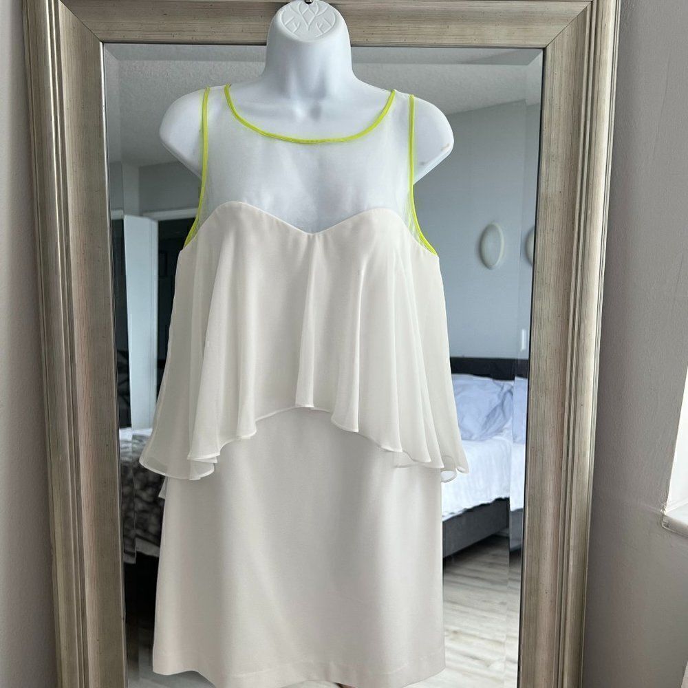 VINCE CAMUTO Sleeveless White Dress Extra Layer Chiffon Neckline Size 6